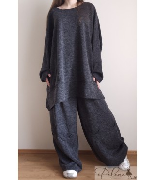 Naujas didelio dydžio kostiumas su vilna